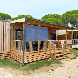 Estivo Premium Deluxe Mobile Homes On Malibu Kemping